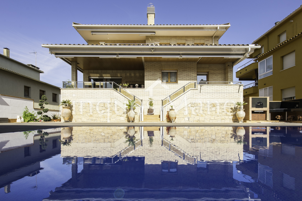 Casa-Carrer-Sardana-WEB (1)